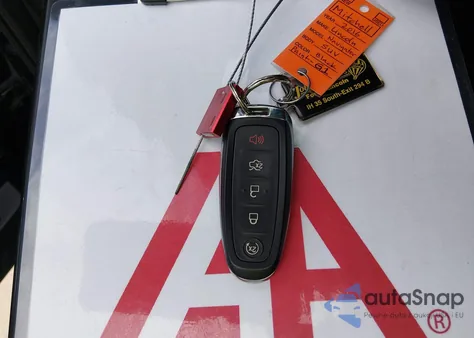 2016 Lincoln Navigator Select z USA, uszkodzony, nr VIN 5LMJJ2HT6GEL03558